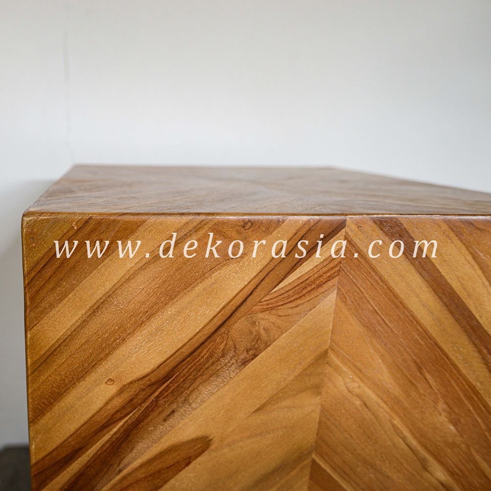 Wood Stools Decor