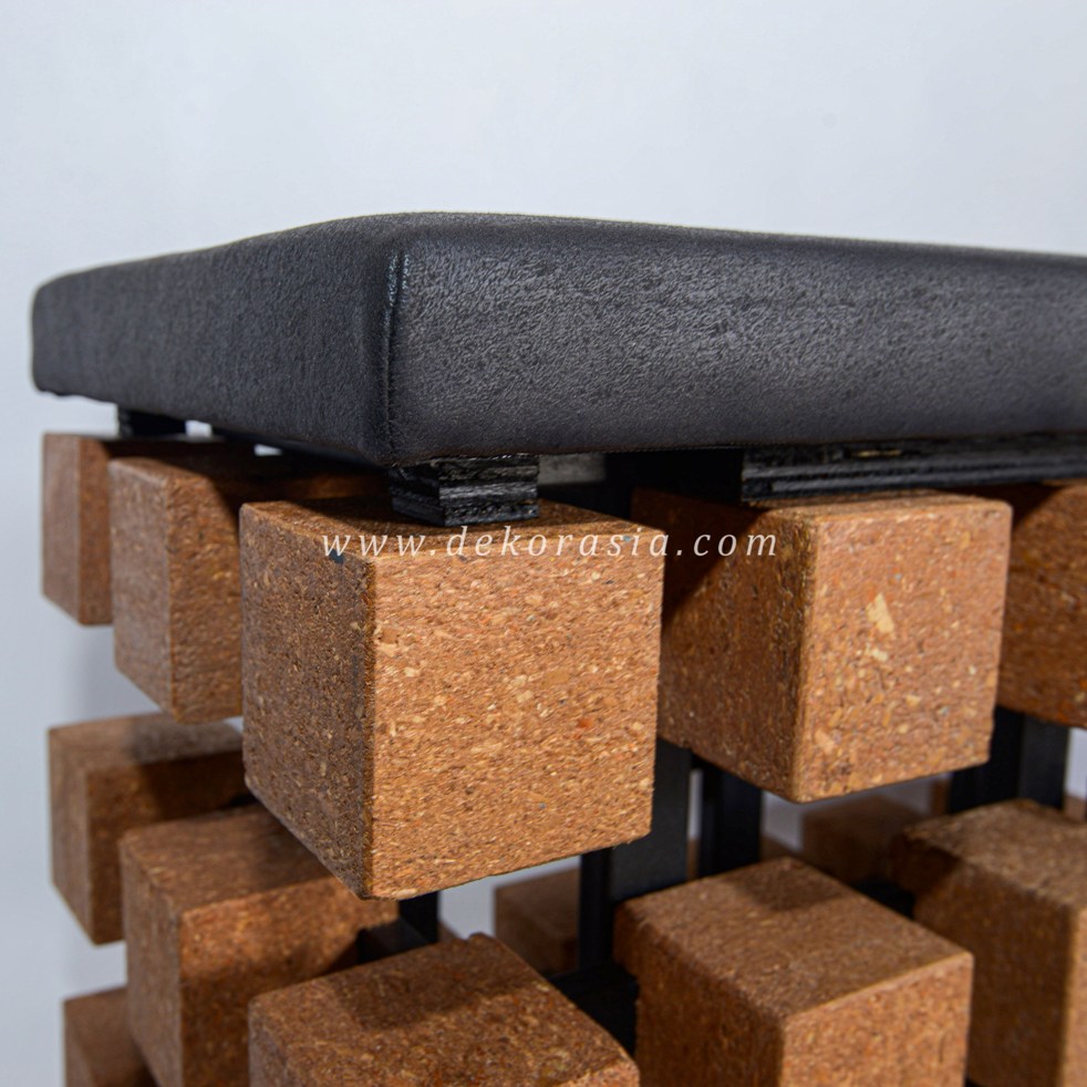 Cubic Recta Bench
